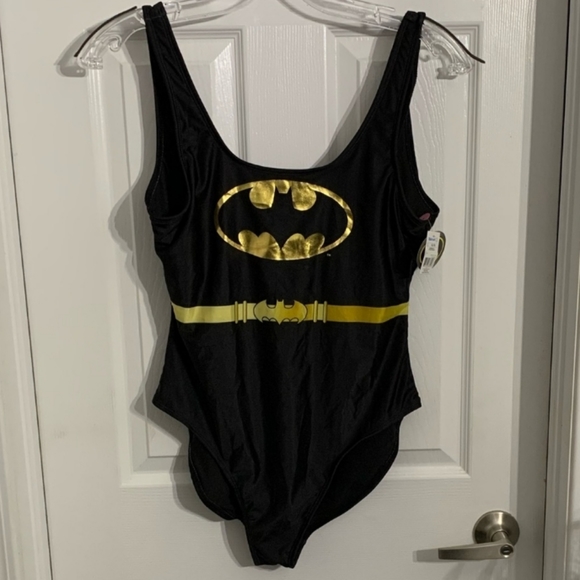Batman Swimsuit /One Piece - Picture 8 of 15